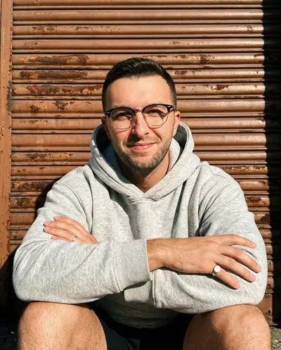 Примерка очков нейросетью — «В очках и худи»